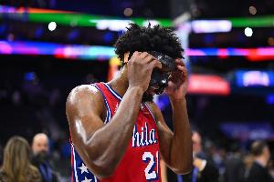 美记:联盟除76人都不觉得恩比德能康复 有人将他和莱昂纳德类比