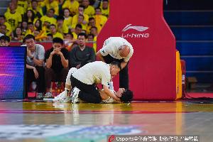 Kaiyun网页版-早日康复探长:曾凡博确认腰椎横突骨折 恢复期大概1-3个月