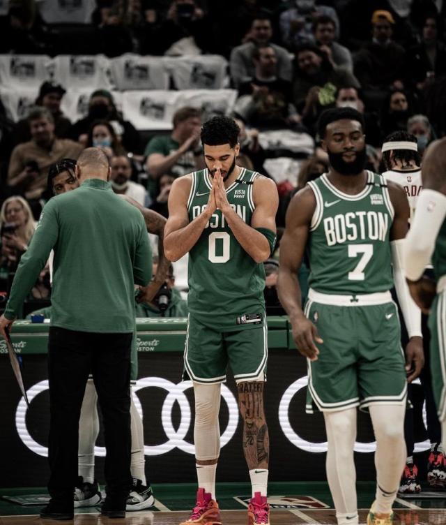 1658891089772062988.jpg 再度被卷入交易流言 布朗忠于波士顿之心仍未改变