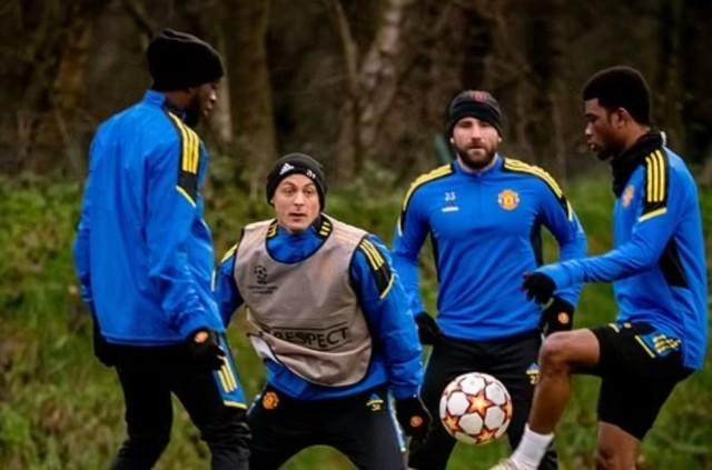 开云登录入口-【早报】神射手悲喜交加!告别阿kun!库里加冕3分王!