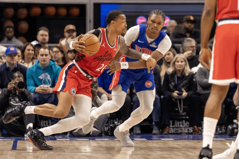 开云网页版中国官网-船记:约翰-科林斯不随队出征两连客,将至少再缺席3场比赛