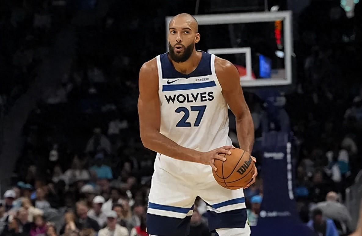 Kaiyun网页版-太离谱了!打26分钟得9分,正负值-38,球迷:DPOY被你弄成了笑话