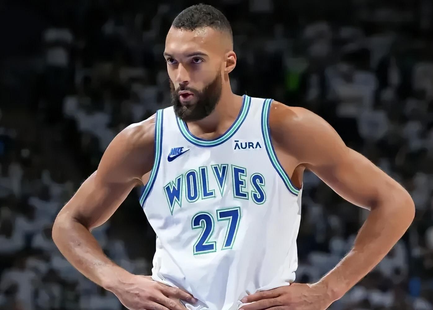 Kaiyun网页版-太离谱了!打26分钟得9分,正负值-38,球迷:DPOY被你弄成了笑话