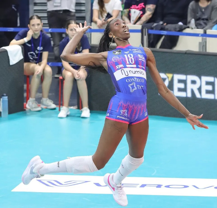 开云登录入口-米兰女排主场遭逆转,埃格努空砍38分,马尔科娃封神加冕MVP|AC米兰|瓦基弗银行|扣球|欧冠|比赛_新浪体育_新浪新闻