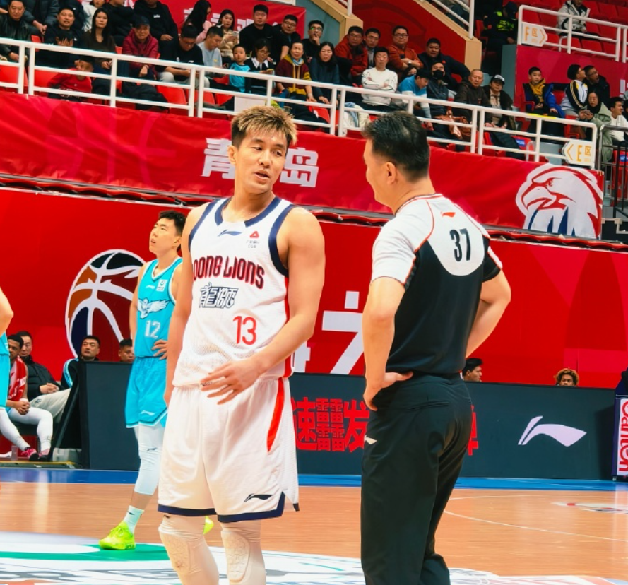 郭艾伦炸了!杨鸣要走了?早干嘛去了…