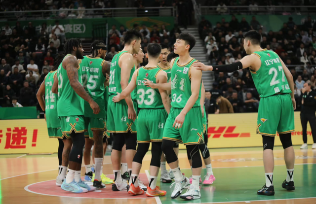 曝杨鸣卸任!辽宁男篮完成换帅,乌戈走马上任,冲击季后赛